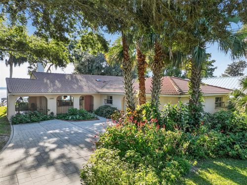 32601 Lakeshore Dr, TAVARES, FL, 32778-5041 | Card Image