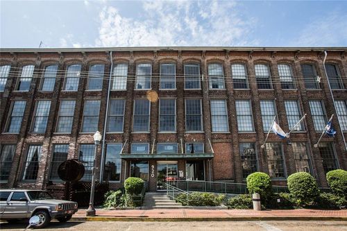 unit-107-920 Poeyfarre St, New Orleans, LA, 70130-3877 | Card Image