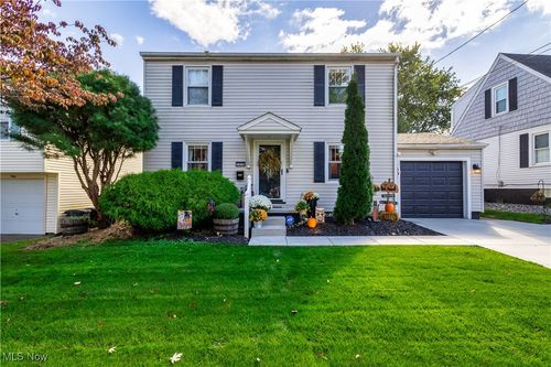 1228 Hanlin Way, Weirton, WV, 26062-4335 | Card Image