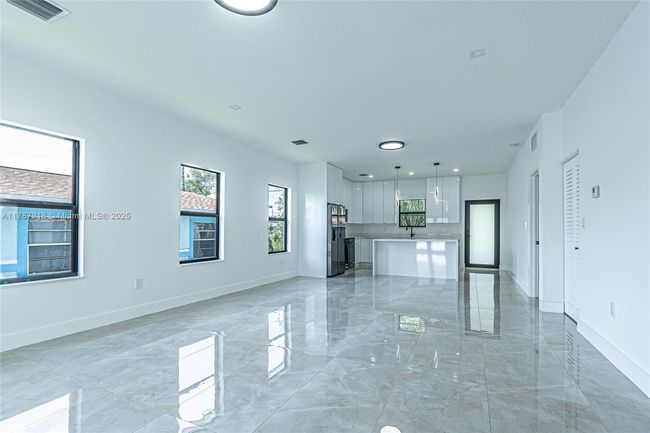 0 - 2739 Nw 7 Th St, House other with 4 bedrooms, 3 bathrooms and null parking in Fort Lauderdale FL | Image 5