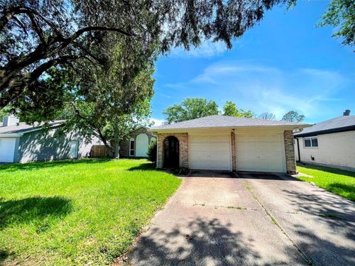 12219 South Dr, Houston, TX, 77099-2419 | Card Image