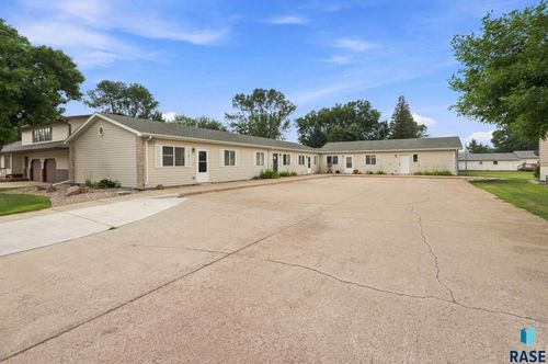 723 W 2nd Ave Avenue, Lennox, SD, 57039 | Card Image