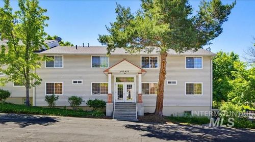 423 W Village Ln, Boise, ID, 83702-6231 | Card Image