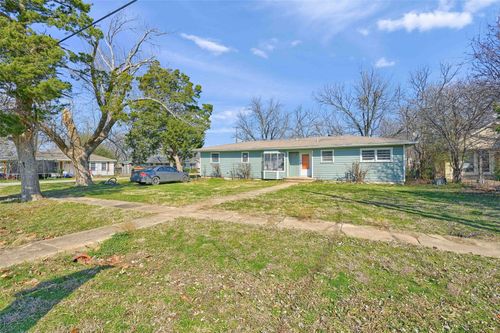 511 W Main St, Celina, TX, 75009-6335 | Card Image
