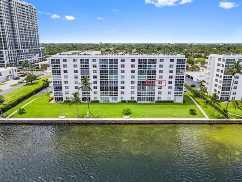 apt-402-301 Lake Shore Dr, Lake Park, FL, 33403-3565 | Card Image