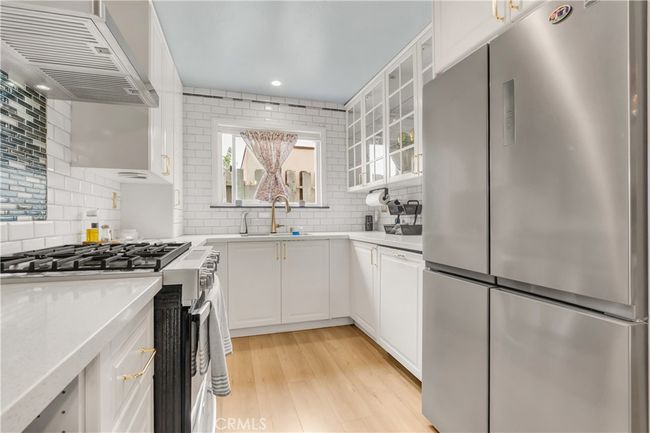 APT-5 - 534 E Hazel St, Townhouse with 2 bedrooms, 3 bathrooms and 2 parking in Inglewood CA | Image 8