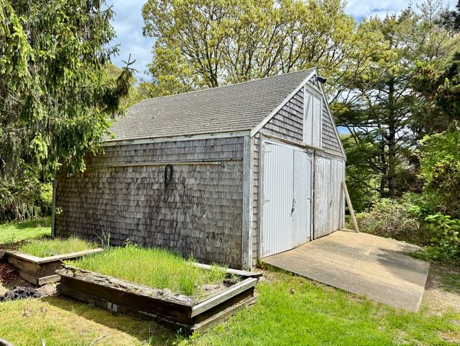 C - 19-C Old Woods Rd, House other with 4 bedrooms, 3 bathrooms and null parking in Chilmark MA | Image 39