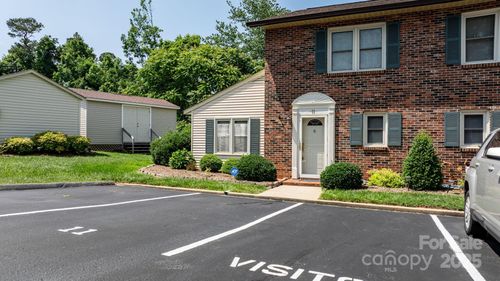 apt-11-1330 5th St Ne, Hickory, NC, 28601-2044 | Card Image
