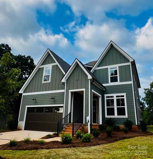 2530 Elkwood Cir, Charlotte, NC, 28205-2118 | Card Image
