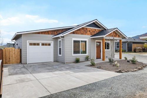 101 Gangnes Dr, Talent, OR, 97540-6653 | Card Image