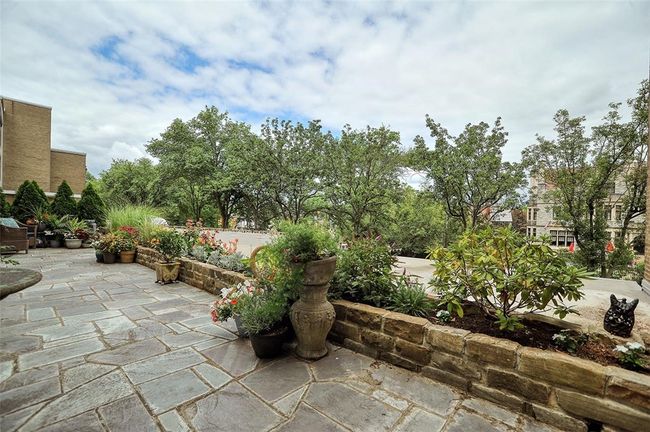 APT-311 - 5100 5 Th Ave, Condo with 2 bedrooms, 2 bathrooms and 1 parking in Shadyside PA | Image 16