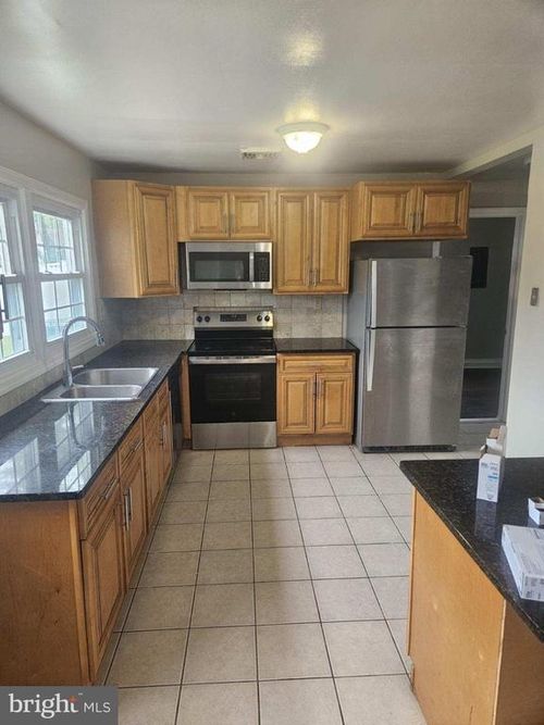 36 Newtown Ln, WILLINGBORO, NJ, 08046-1912 | Card Image