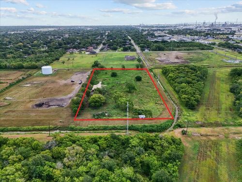 301 32nd St N, Texas City, TX, 77590 | Card Image