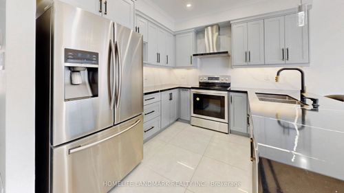 32 Arco Cir, Maple, ON, L6A3Z7 | Card Image