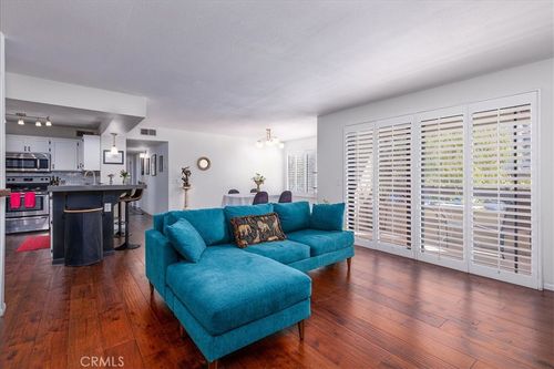 107-3930 Centre St, San Diego, CA, 92103-3454 | Card Image