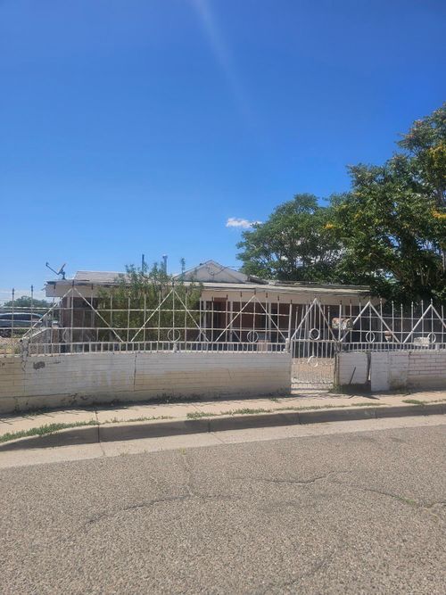 1921 John St Se, Albuquerque, NM, 87102-4838 | Card Image
