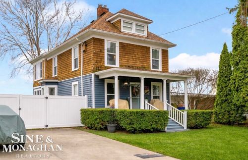 142 St Clair River Drive, Algonac, MI, 48001 | Card Image