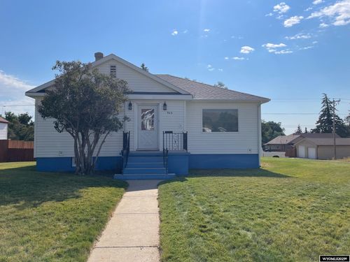 903 12th St, Rawlins, WY, 82301-6516 | Card Image