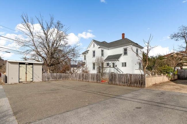 10 Conant St, Home with 5 bedrooms, 2 bathrooms and 4 parking in Beverly MA | Image 6