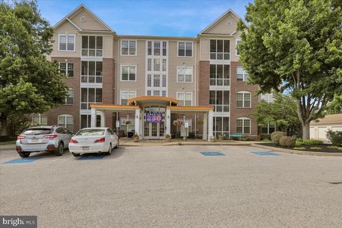 302-1010 Crest Way, YORK, PA, 17403-9122 | Card Image