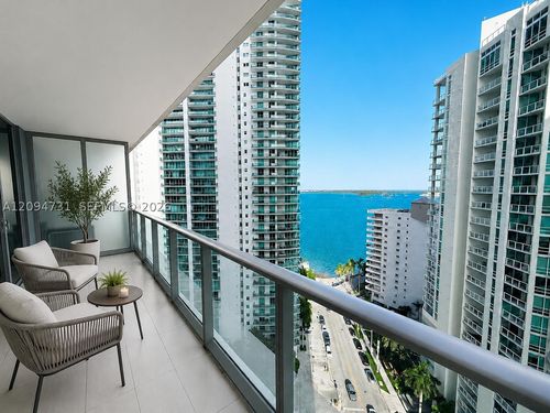 1904-1300 Brickell Bay Dr, Miami, FL, 33131-3389 | Card Image