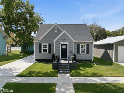 207 N 7th St, Clear Lake, IA, 50428-1622 | Card Image