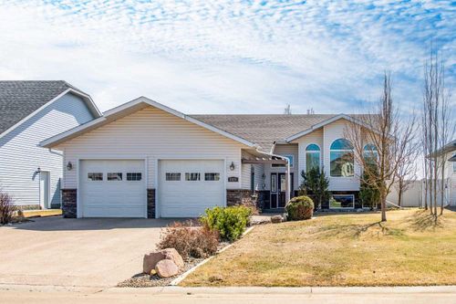 2521 10 Avenue, Wainwright, AB, T9W1W2 | Card Image