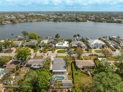 711 Bayshore Dr, TARPON SPRINGS, FL, 34689-2406 | Card Image