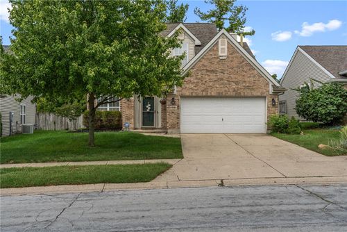 2381 Polo Park Dr, West Carrollton, OH, 45439-3270 | Card Image