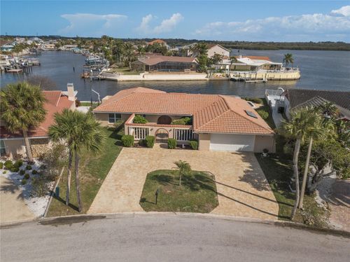4964 Southshore Dr, New Port Richey, FL, 34652-3048 | Card Image