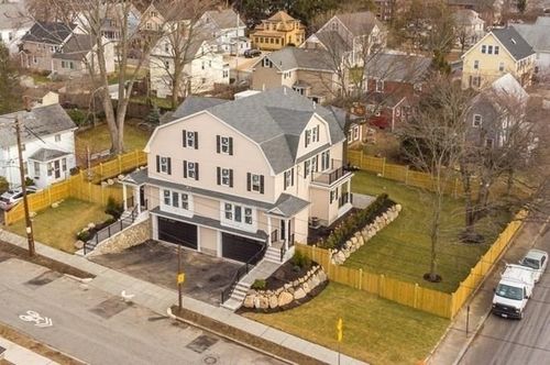72-72 Holland St, Winchester, MA, 01890-2146 | Card Image
