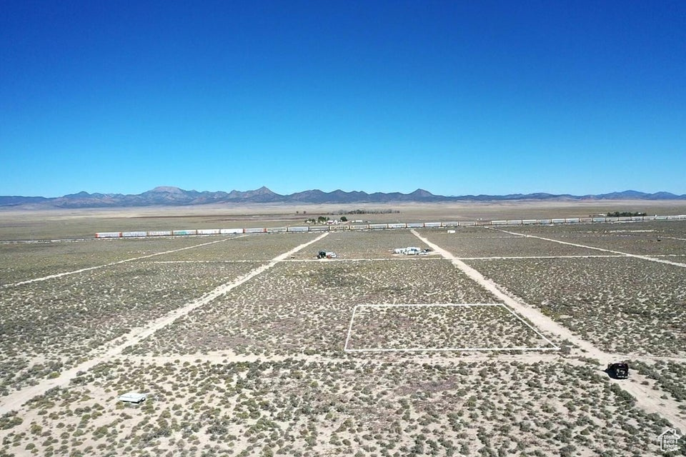Land in Beryl 5