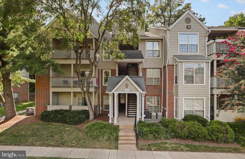 apt-633-3910 Penderview Dr, FAIRFAX, VA, 22033-4782 | Card Image