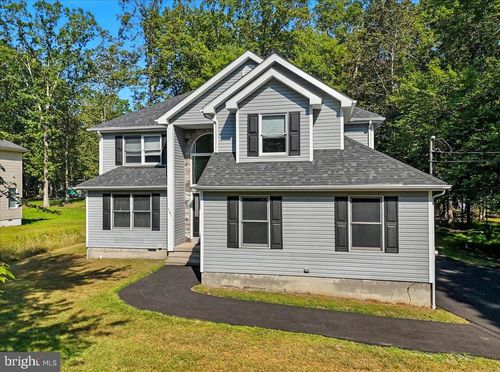 190 Sandlewood Dr, East Stroudsburg, PA, 18301-6969 | Card Image