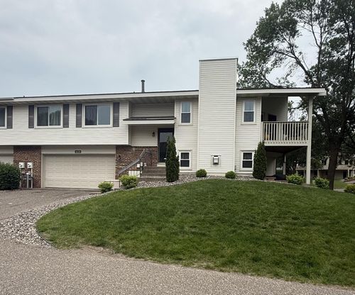 4125 Goldenrod Ln N, Plymouth, MN, 55441-1240 | Card Image