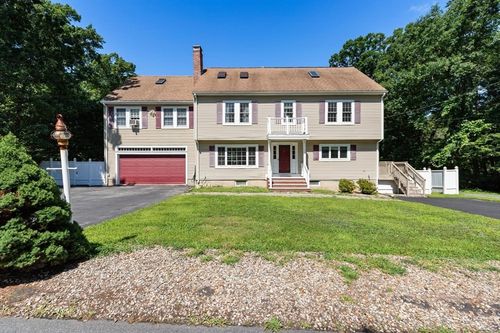 15 Marion St, Wilmington, MA, 01887-3131 | Card Image