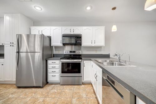 g124-7211 Lakewood Dr, Austin, TX, 78750-8281 | Card Image