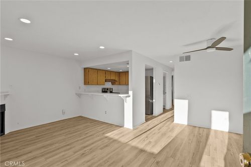 unit-4-18209 Sierra Hwy, Canyon Country, CA, 91351-4395 | Card Image