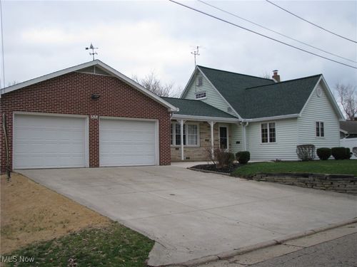 688 Forlow St, Millersburg, OH, 44654-1002 | Card Image