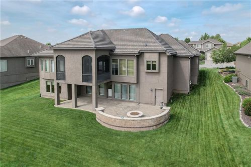 1217 Kingsland Cir, Raymore, MO, 64083-7202 | Card Image