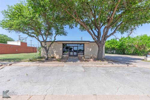 718 Cedar St, Abilene, TX, 79601-5017 | Card Image