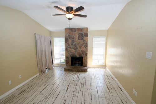 apt-34-17331 Red Oak Dr, Houston, TX, 77090-1259 | Card Image