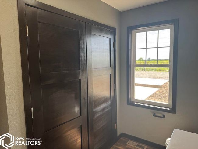 19229 Highway 5, Home with 4 bedrooms, 2 bathrooms and 2 parking in Centerville IA | Image 39