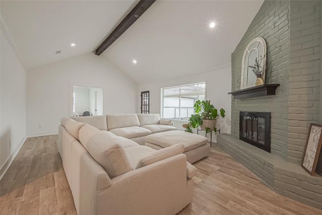 419 Magnolia Bnd, House other with 3 bedrooms, 2 bathrooms and 2 parking in New Caney TX | Image 12