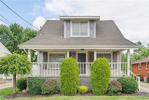 28 Maple Ave, Girard, OH, 44420-2929 | Card Image