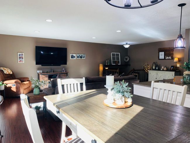 Dining Room/Living Room | Image 12