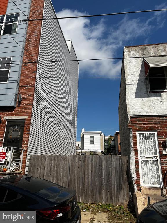 Land in PHILADELPHIA