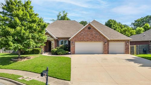 216 Windsor Ave, Lowell, AR, 72745-8887 | Card Image