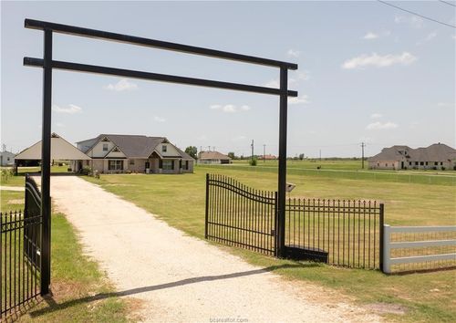 3553 N Country Dr, Bryan, TX, 77808-5006 | Card Image