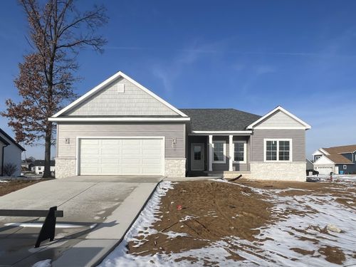 54675 Sacramento Meadows Dr, Osceola, IN, 46561-8551 | Card Image